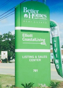 Elliott Coastal Living sign